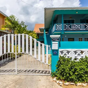 House In Crown Point- Walk To The Apartment